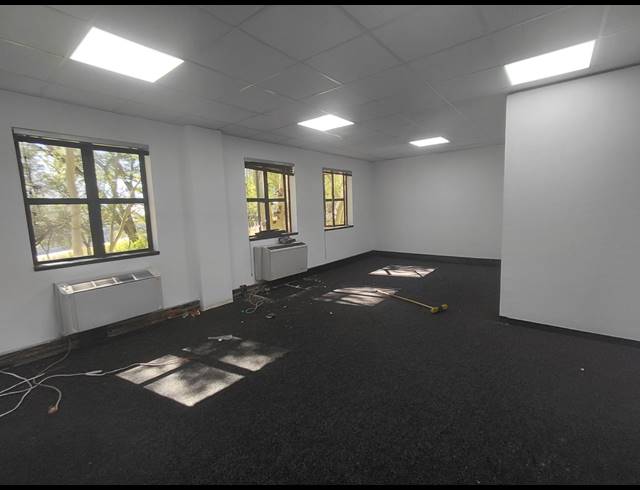 333M² OFFICE TO LET IN BRYANSTON